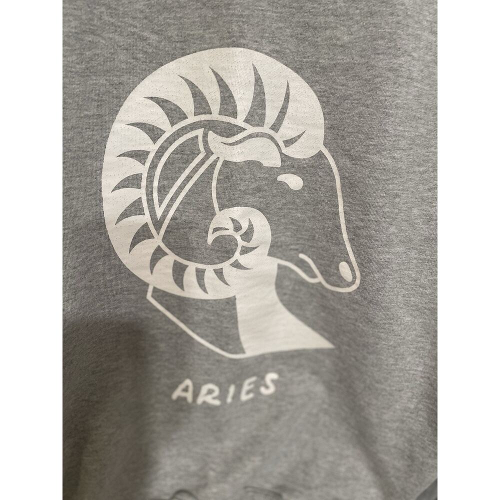 Good American Sweatshirt Women’s Sz 2 M Zodiac Aries Gray Crew Neck Cropped - Picture 5 of 9